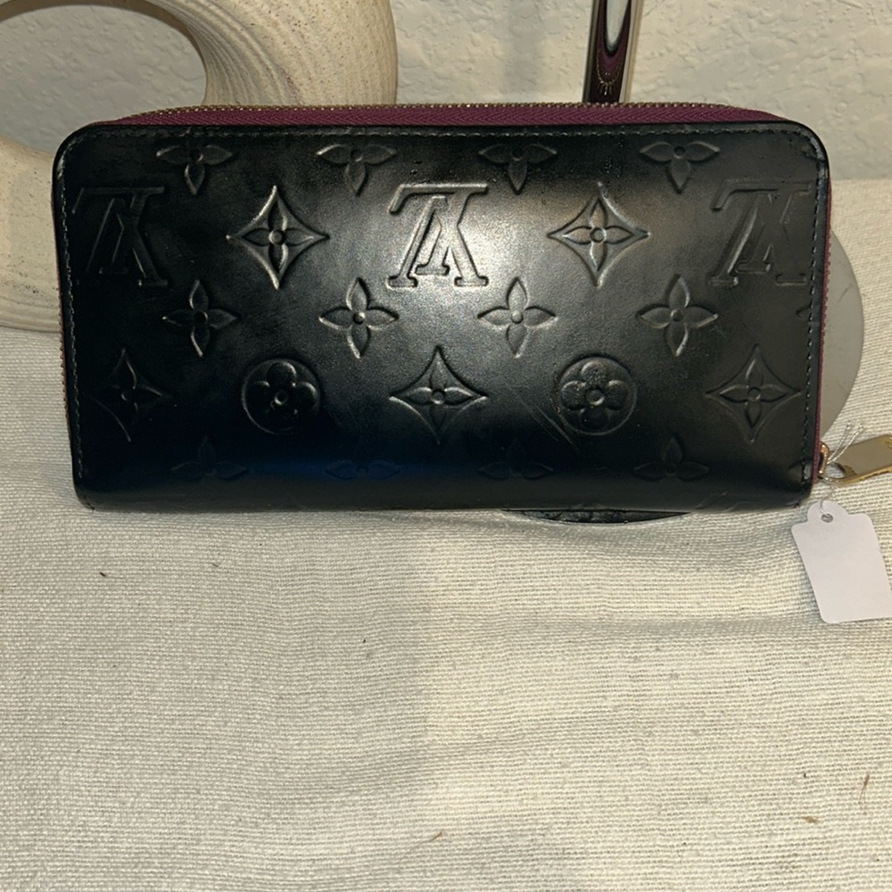 Authentic Louis Vuitton Black Matte Vernis Long Zip Wallet purple Interior+COA